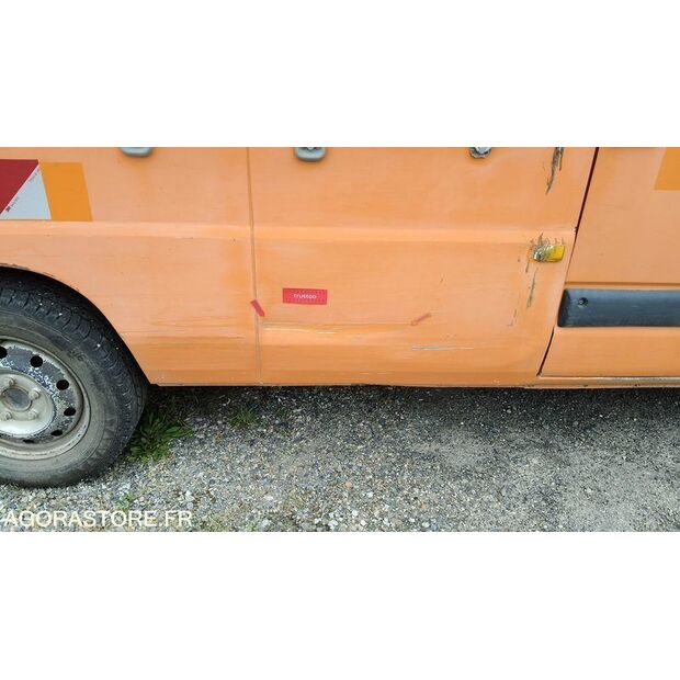 2004 Renault Master-47613951