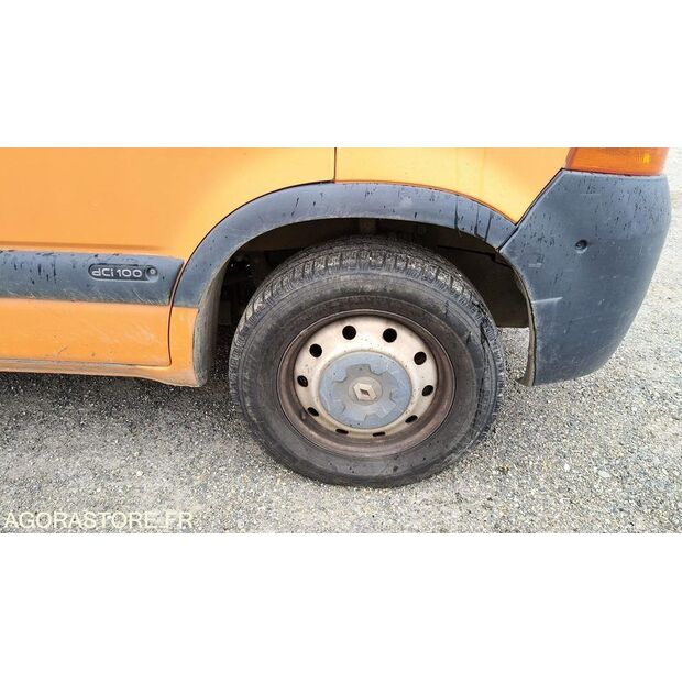 2004 Renault Master-47613961