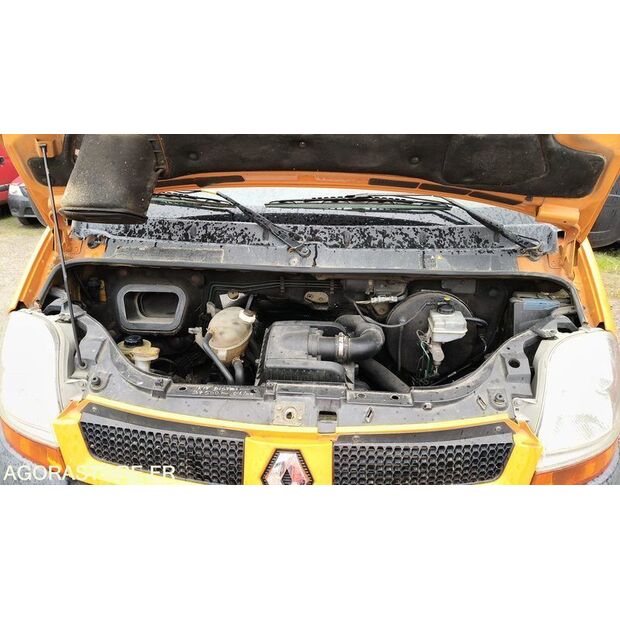 2004 Renault Master-47613971