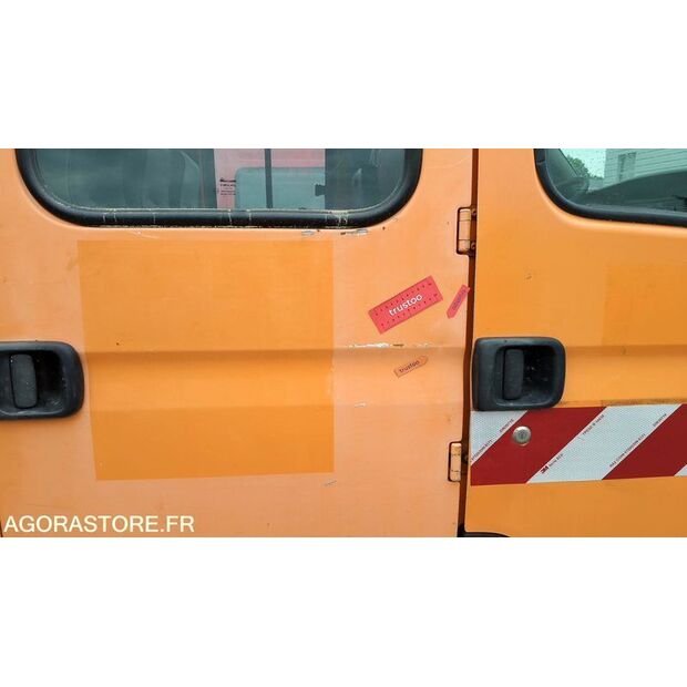 2004 Renault Master-47613972