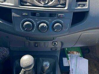 2012-toyota-hilux-1459585-47614303