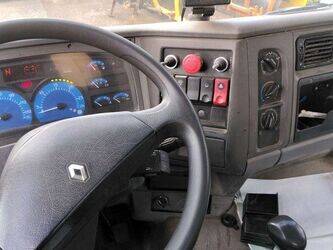 2004-renault-premium-1459599-47614785