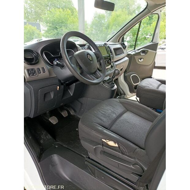 2018 Renault Trafic-47614850
