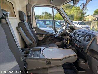 2017-renault-master-1459604-47614912