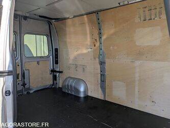 2017-renault-master-1459604-47614914