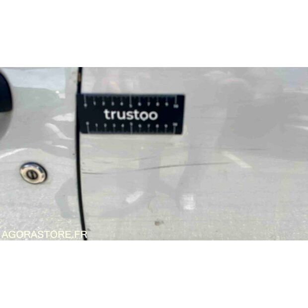 2018 Dacia DUSTER-47615239