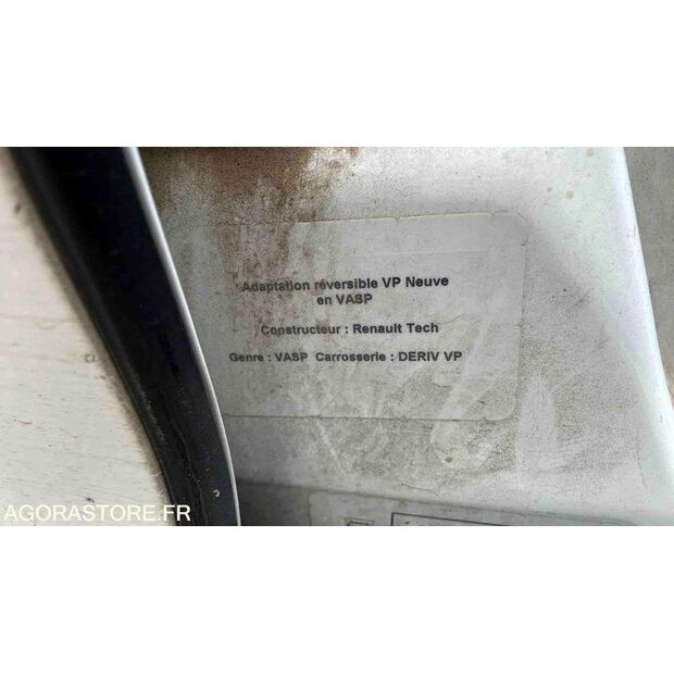 2018 Dacia DUSTER-47615241