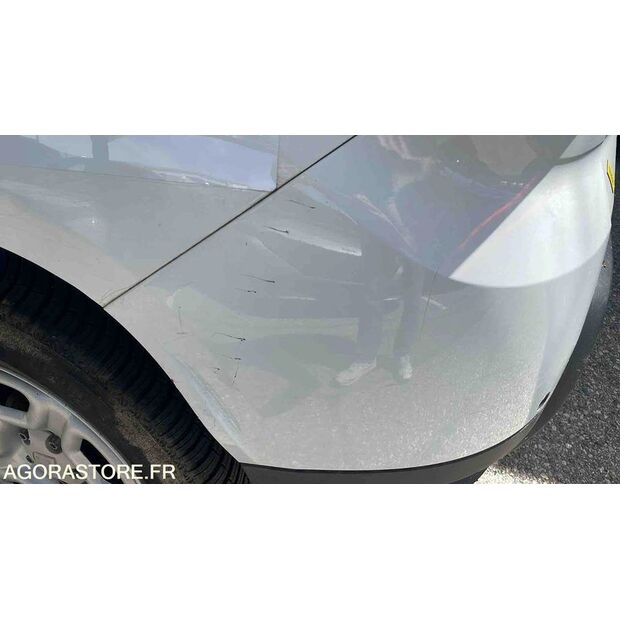 2018 Dacia DUSTER-47615243