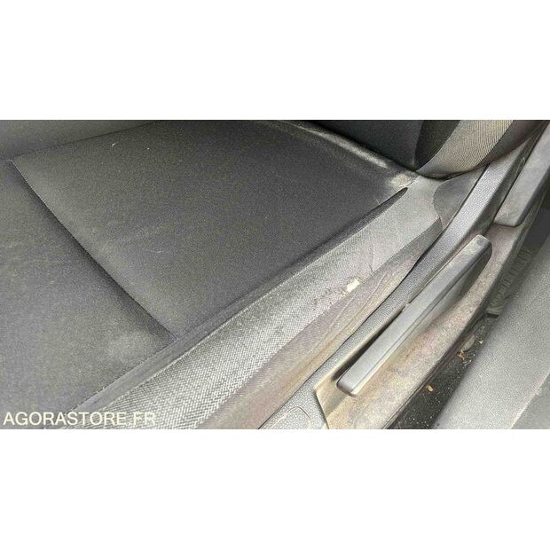 2018 Dacia DUSTER-47615252