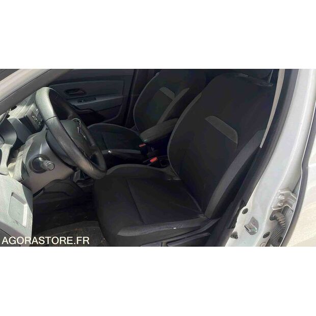 2018 Dacia DUSTER-47615259