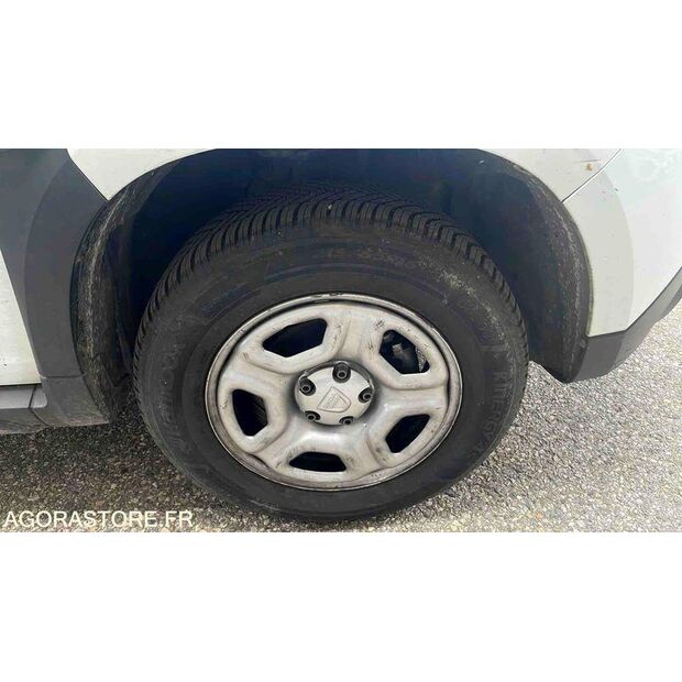 2018 Dacia DUSTER-47615264