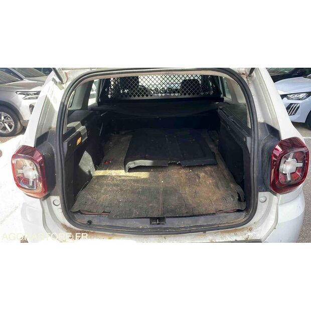 2018 Dacia DUSTER-47615268