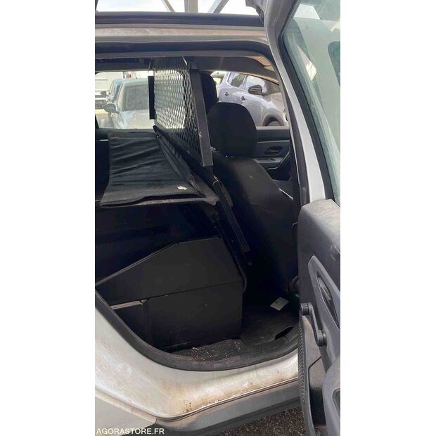 2018 Dacia DUSTER-47615270