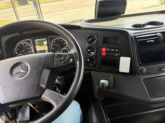 2016-mercedes-benz-atego-1459621-47617029