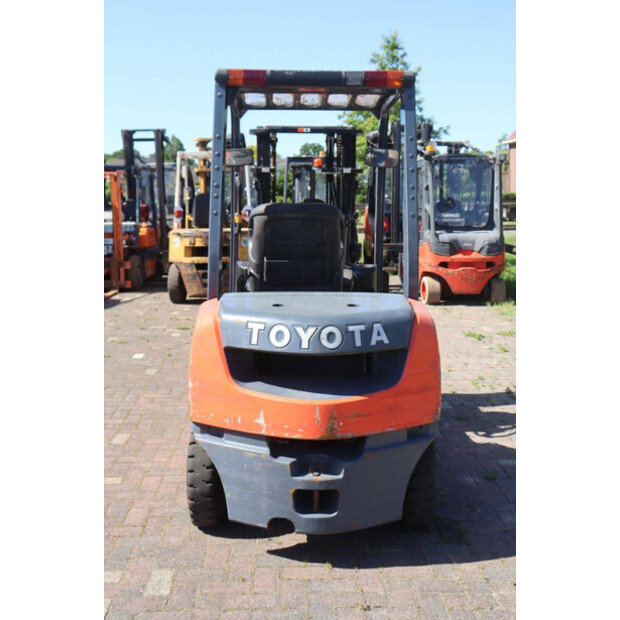 2011 Toyota 52-8FD25-47617287