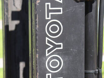 2011-toyota-52-8fd25-1459628-47617296