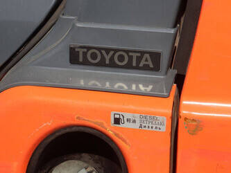 2011-toyota-52-8fd25-1459628-47617300