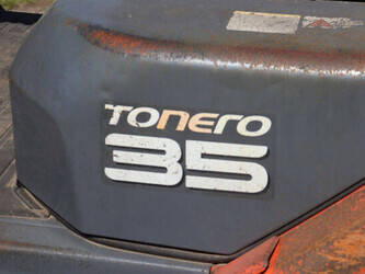2016-toyota-02-8fgjf35-1459631-47617412
