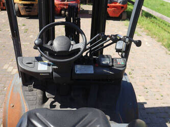 2016-toyota-02-8fgjf35-1459631-47617416
