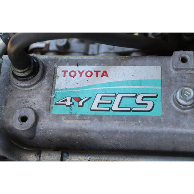 2016 Toyota 02-8FGJF35-47617430