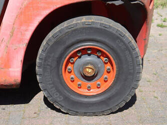 2011-linde-h60t-01-47617485