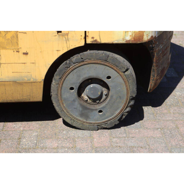 2000 كاتربيلر GC60K-47617733