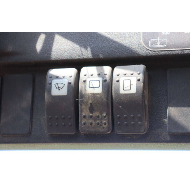 ليندي H25-47617879