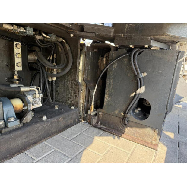 2016 بوماج BF 600P-2-47619807