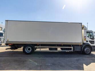 2015-renault-d18-1459725-47620111