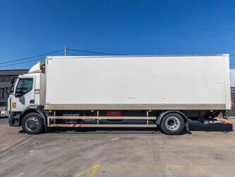 2015-renault-d18-1459725-47620115