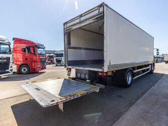 2015-renault-d18-1459725-47620116
