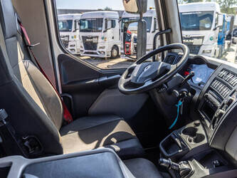 2015-renault-d18-1459725-47620121