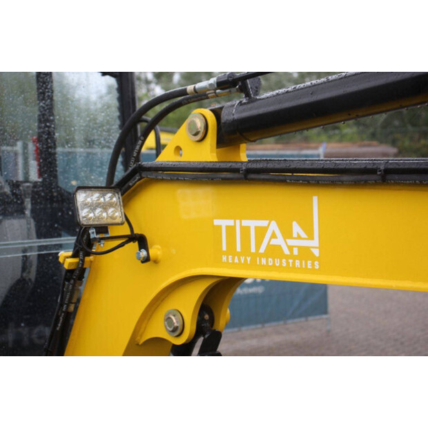 2025 Titan TE25-47620201