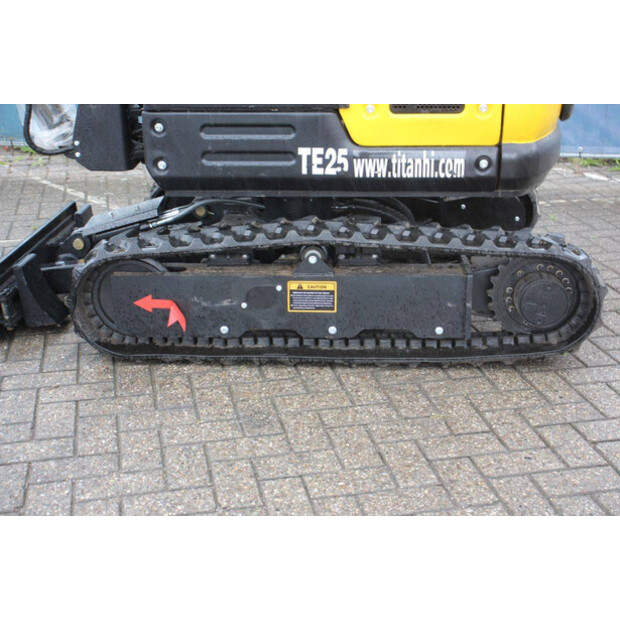 2025 Titan TE25-47620204