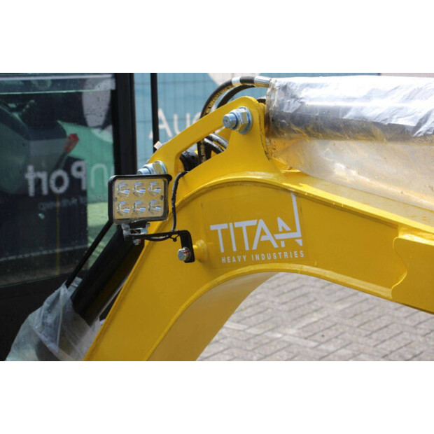 2025 Titan TE18-47620242