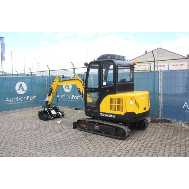 2025 Titan TE30-47620266
