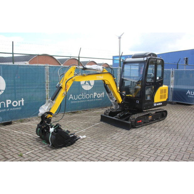 2025 Titan TE30-47620271
