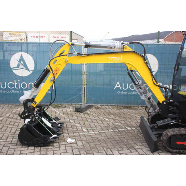 2025 Titan TE30-47620272