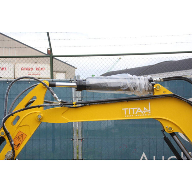 2025 Titan TE30-47620274