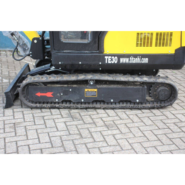 2025 Titan TE30-47620286