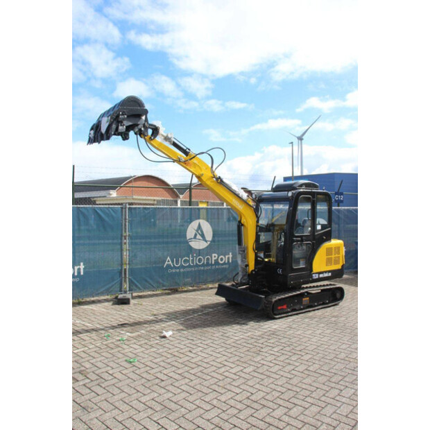2025 Titan TE30-47620303