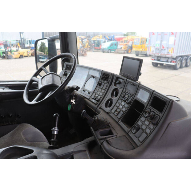 1999 Scania P114CB6X4HZ-47621652