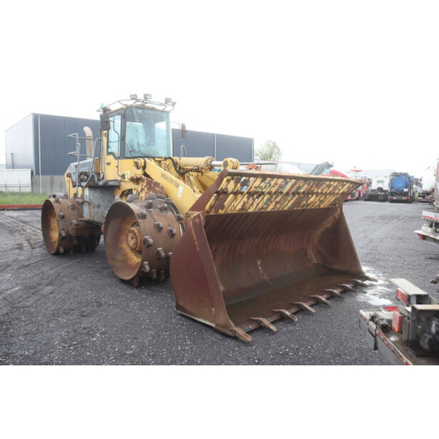 2003 Komatsu WF450-3D-47621851