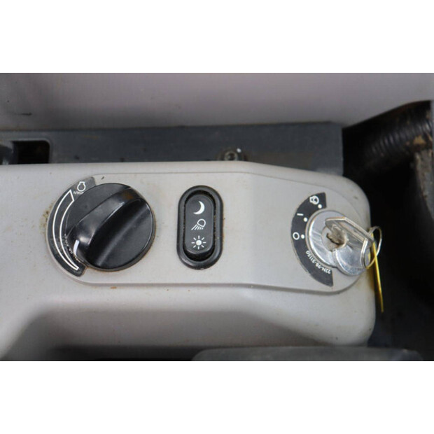 2024 كوماتسو PC55MR-5E0-47622284