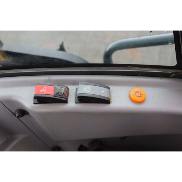 2024 كوماتسو PC55MR-5E0-47622290