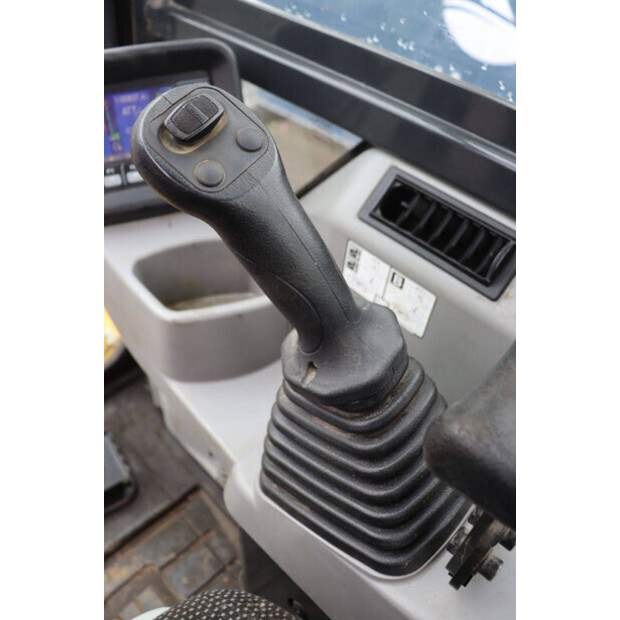 2022 كوماتسو PC58MR-5E0-47622331
