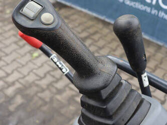 2022-yanmar-vio17-1-1459790-47622466