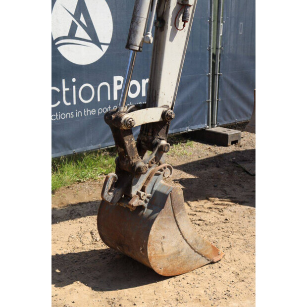 2014 TAKEUCHI TB235-47622895