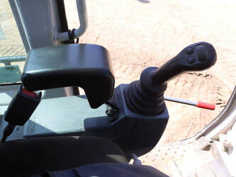 2014-takeuchi-tb235-1459801-47622914