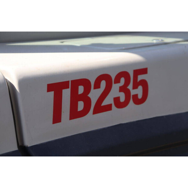 2014 TAKEUCHI TB235-47622918
